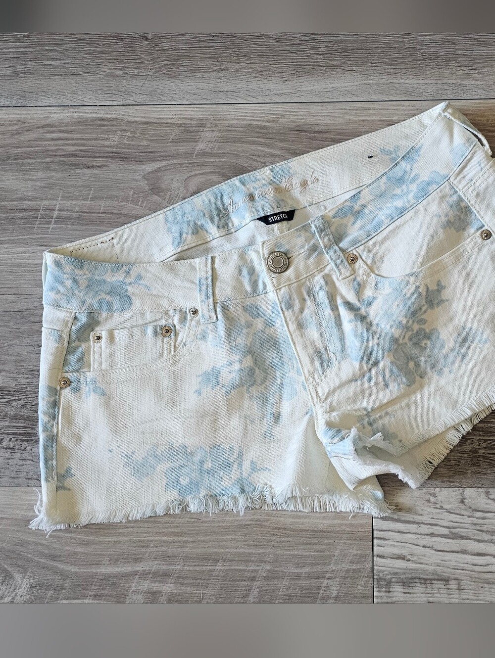 NWT American Eagle Outfitters White Denim Shorts with Light Blue Floral Wash